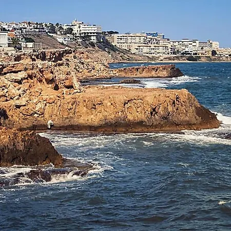 Sunny House With Communal Pool And Garden Prázdninový dům *