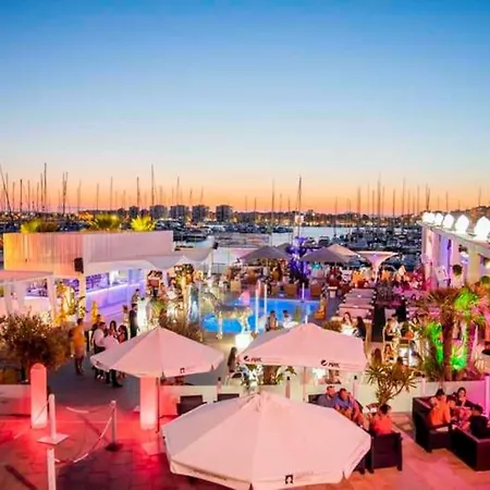 Sunny House With Communal Pool And Garden * Torrevieja