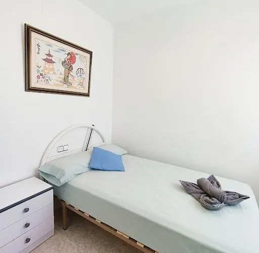 Sunny House With Communal Pool And Garden Prázdninový dům Torrevieja