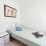 Sunny House With Communal Pool And Garden Vakantiehuis Torrevieja